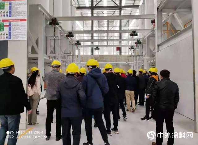 2020年非金屬礦物粉體加工及應用培訓班學員在南召新廣源參觀