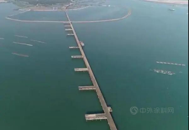全長4.8公裏的陽江港大橋已完成棧橋鋪設及配套電力設施的安裝