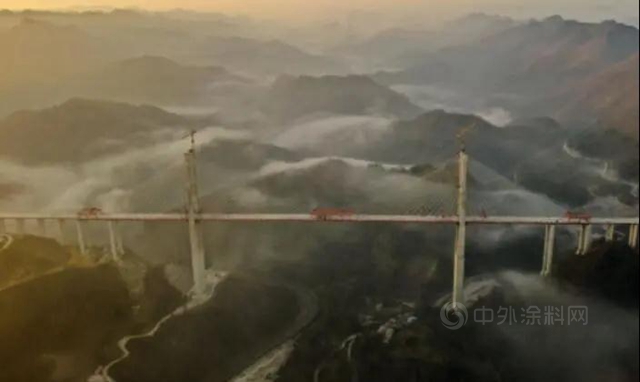 貴州又一世界級大橋——雲(yun) 霧大橋合龍