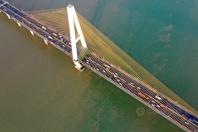 煥然一新 I 海虹老人助力礐石大橋“披新裝”