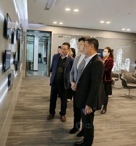 “維精、維美、維百年基業(ye) ”——深圳市委統戰部副部長、市工商聯黨(dang) 組書(shu) 記蔡立一行蒞臨(lin) 維業(ye) 股份調研