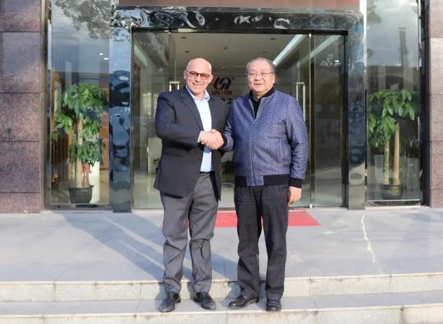 世界頂級塗裝設備賽福徠與(yu) 合眾(zhong) 化工的家具塗裝之道