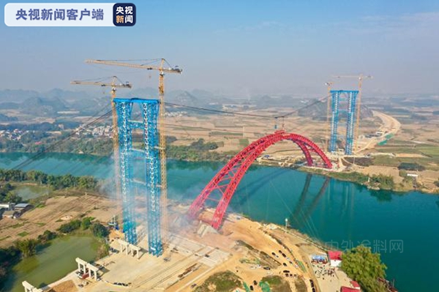 全長968.5米！世界最大跨徑的公路鋼管混凝土提籃拱橋順利合龍