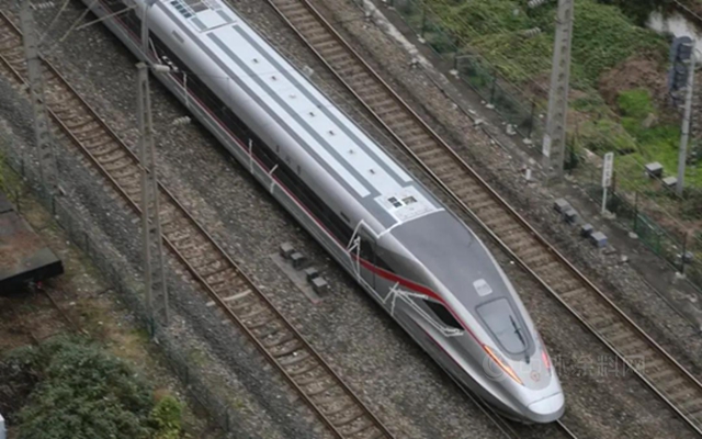 助力中國高鐵！阿克蘇諾貝爾為(wei) 複興(xing) 號新車型提供整車塗裝方案