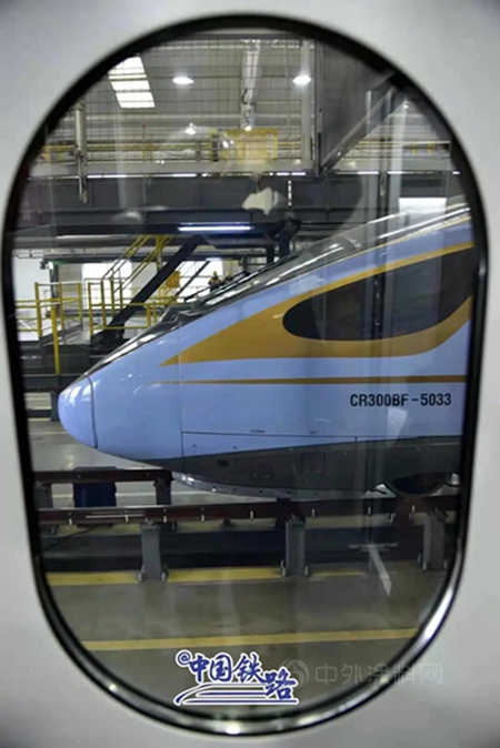 助力中國高鐵！阿克蘇諾貝爾為(wei) 複興(xing) 號新車型提供整車塗裝方案