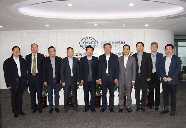 朱建輝一行赴中遠關(guan) 西上海公司進行工作調研及新春慰問
