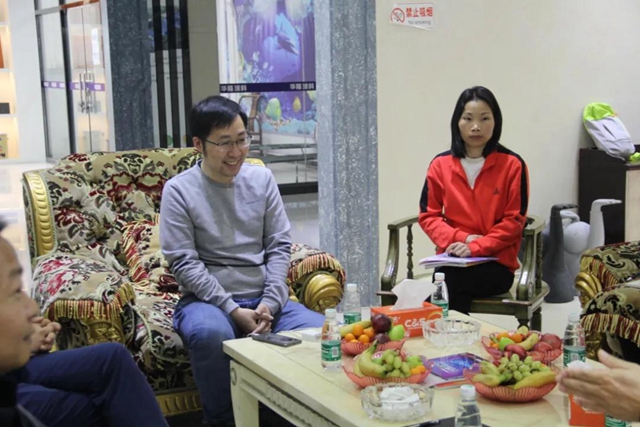 廣東(dong) 省塗料行業(ye) 協會(hui) 一行蒞臨(lin) 華隆塗料交流訪問