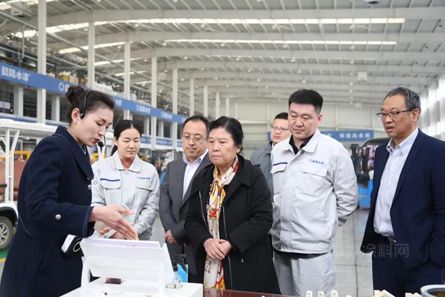 河北省粘接與(yu) 塗料協會(hui) 領導蒞臨(lin) 晨陽水漆調研 支持水漆發展