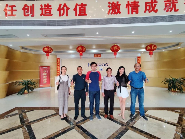 順德塗料商會(hui) 蒞臨(lin) 華隆塗料送上慰問，傳(chuan) 遞商會(hui) 關(guan) 懷