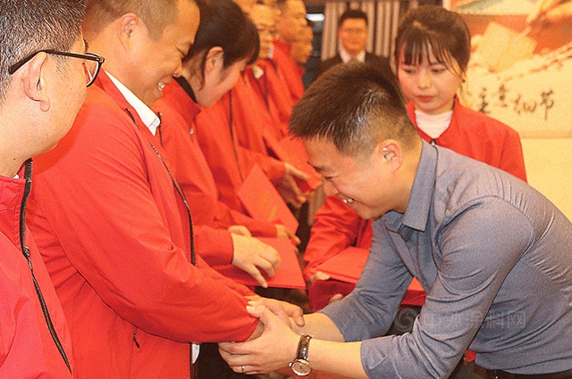 “犇”向新目標！統藝2021開春動員大會(hui) 圓滿召開！