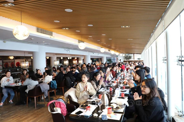春因你而溫暖 花因你而盛開——七彩建設總公司年度表彰暨“三·八”婦女節慶典側(ce) 記