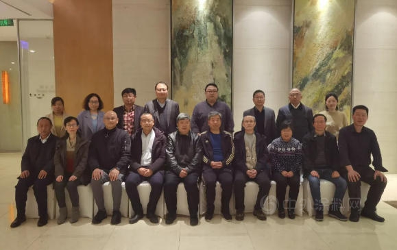 《十六碳雙酯》團體(ti) 標準專(zhuan) 家評審會(hui) 在常州召開
