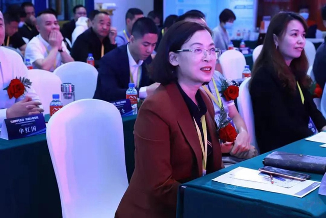廣東(dong) 施彩談外牆仿石漆的機遇與(yu) 挑戰