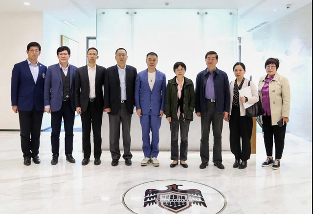 上海市人大常委會(hui) 副主任高小玫一行蒞臨(lin) 全築股份考察調研