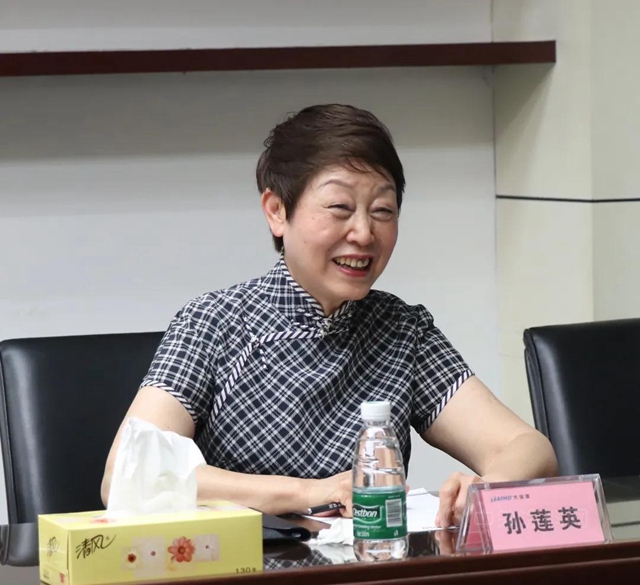 中塗協孫會(hui) 長及北新建材董事長一行蒞臨(lin) 東(dong) 莞大寶化工考察