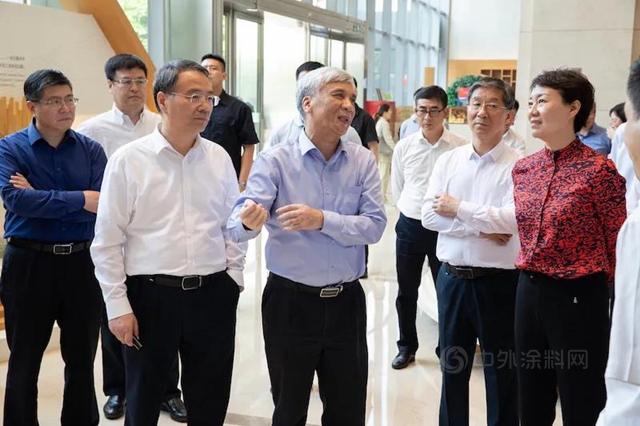 傳(chuan) 化：全國人大常委會(hui) 副委員長丁仲禮到訪蕭山科技城核心區調研海歸小鎮申建工作