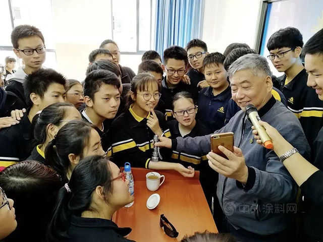 “卡脖子”技術再突破！為(wei) 我國研發成功石墨烯改性塗料的人是誰？