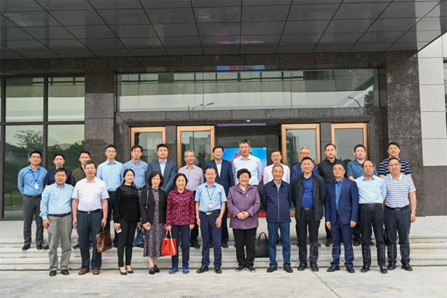 江蘇省建材行業(ye) 協會(hui) 理事長一行蒞臨(lin) 晨光集團參觀考察