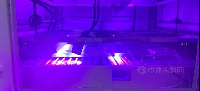 蓬江牌LED工藝門往複噴塗底漆