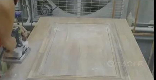 蓬江牌LED工藝門往複噴塗底漆