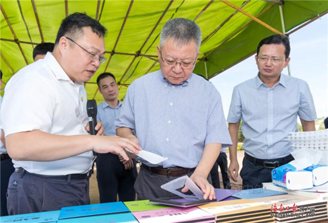 海南省委書(shu) 記沈曉明赴洋浦經濟開發區調研 視察東(dong) 方雨虹等企業(ye) 