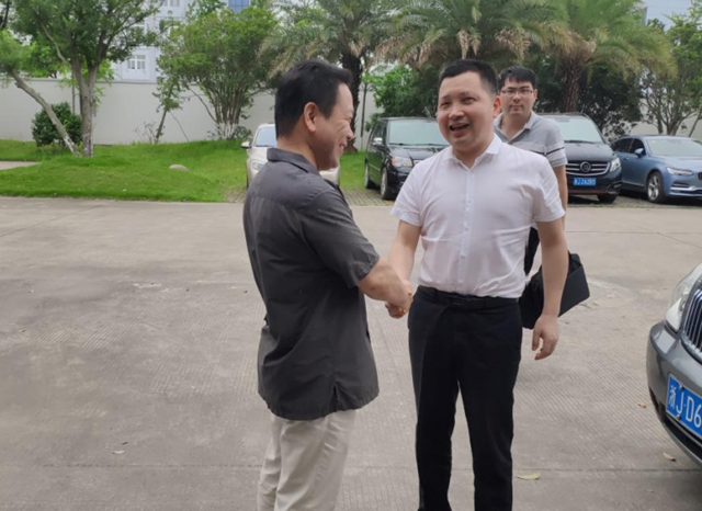 溫嶺市副市長王國軍(jun) 一行蒞臨(lin) 魚童參觀指導