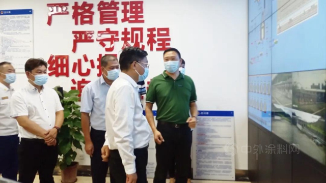 高明區委書(shu) 記帶隊到廣東(dong) 百川化工有限公司開展節前疫情防控、安全生產(chan) 、消防安全檢查