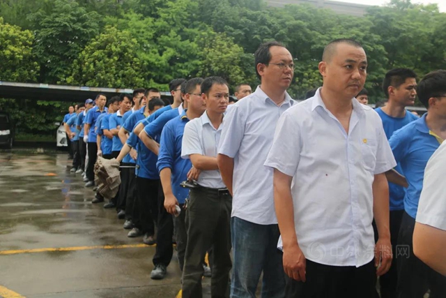 上海展辰安全防線不放鬆，消防演練進行中！