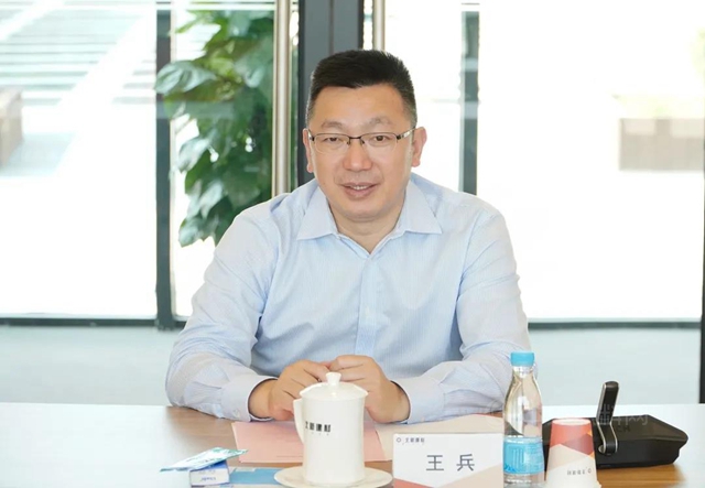 天安門地區管委會(hui) 向北新建材贈送國旗，龍牌漆連續十年刷靚天安門城樓