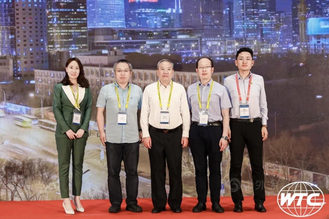 東(dong) 方雨虹HDPE隧道防水係統發布會(hui) 開幕