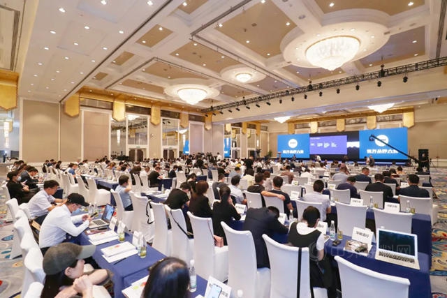 180.73億(yi) ！巴德富再登“中國500最具價(jia) 值品牌”榜單