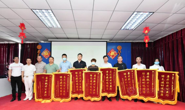 尊老愛幼 熱心公益 林德漆為(wei) 恒春老年公寓刷“健康”