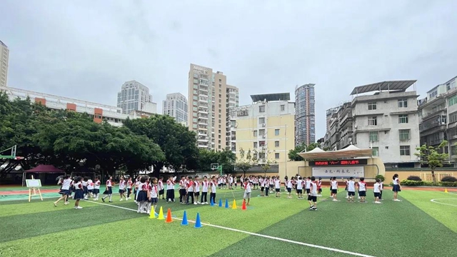 情暖校園 捐書(shu) 助學丨三棵樹向莆田市第二實驗小學等3所學校捐贈愛心圖書(shu) 室