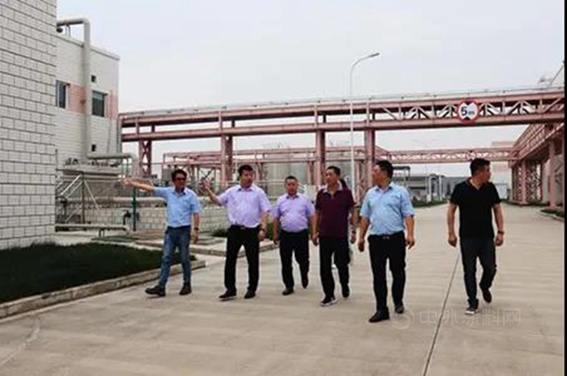 築巢引鳳｜成都家具商會(hui) 偕眾(zhong) 家具企業(ye) 領導一行蒞臨(lin) 成都大寶參觀訪問