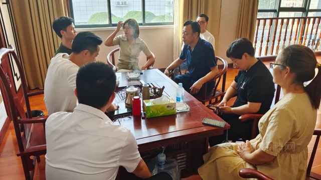 河南省塗料行業(ye) 協會(hui) 在南召新廣源公司調研