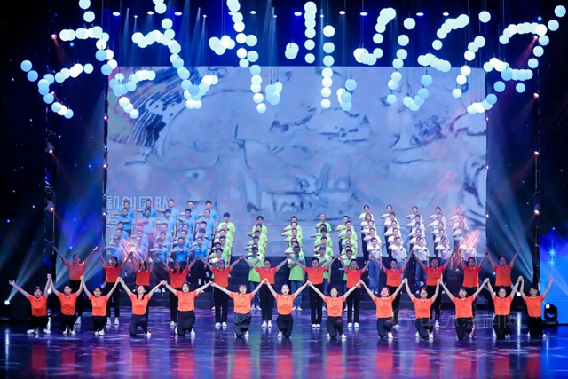 “十年奏凱，智啟新倫(lun) ” 凱倫(lun) 股份十周年盛典晚會(hui) 