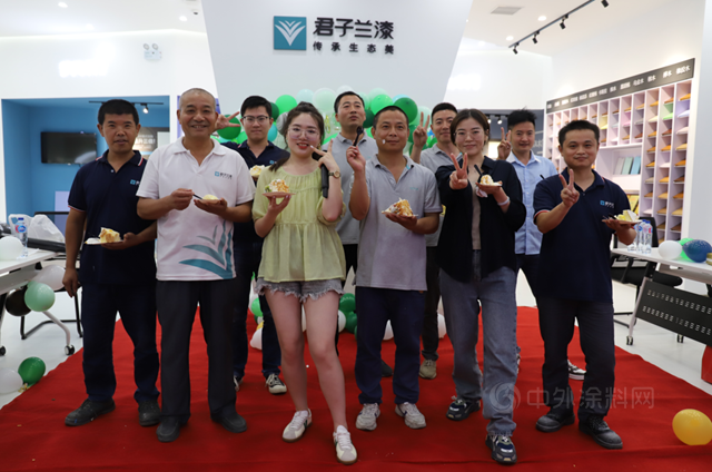 君子蘭(lan) 7月生日會(hui) ：盛夏時光，愛你不變