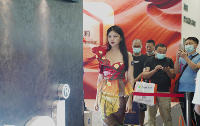 卡百利發布“梵高色彩係列”：與(yu) 偉(wei) 大的靈魂相遇，找回純粹的自我