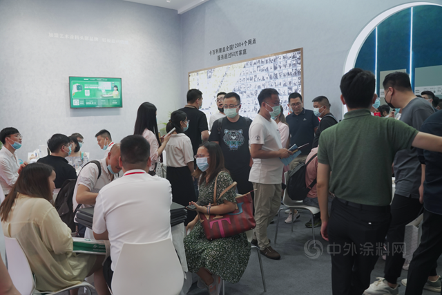 卡百利發布“梵高色彩係列”：與(yu) 偉(wei) 大的靈魂相遇，找回純粹的自我