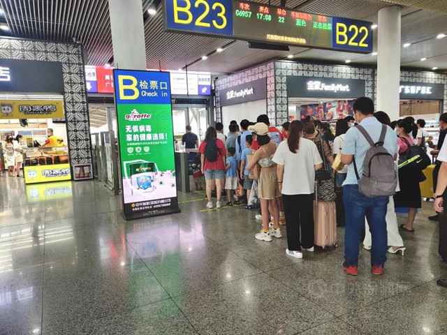 中華製漆高鐵廣告多城聯動，為(wei) 品牌建設賦能提速 ！