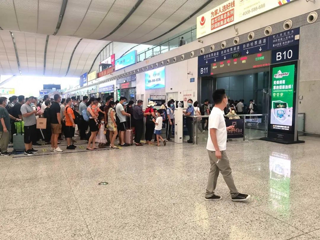 中華製漆高鐵廣告多城聯動，為(wei) 品牌建設賦能提速 ！