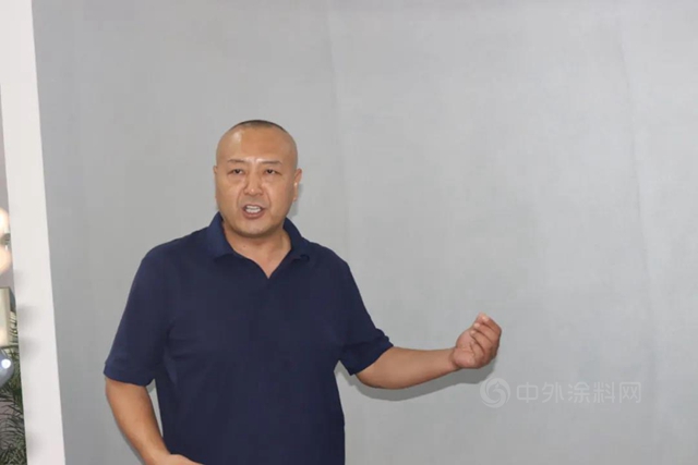 小蜜蜂&阿吉妮亮相建博會(hui)  - 時間留光影，隱奢見本質