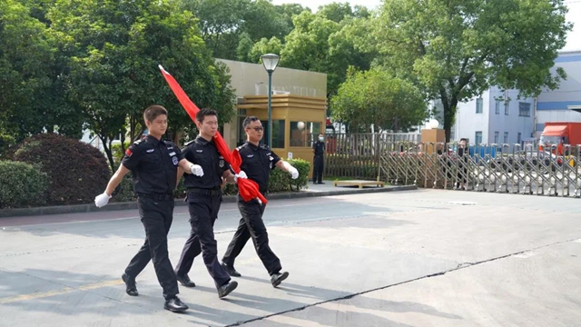 盛世華誕 黨(dang) 在我心丨亞(ya) 士各地工廠舉(ju) 行慶祝建黨(dang) 100周年升旗儀(yi) 式