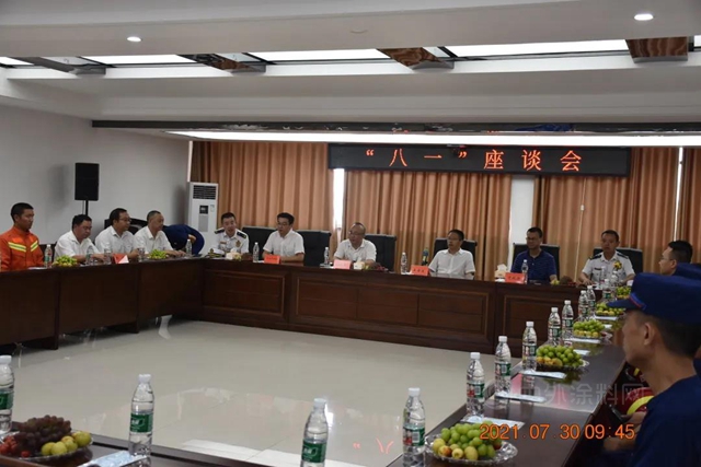 防暑慰問 共迎“八一” 凱倫(lun) 西南產(chan) 業(ye) 基地慰問消防官兵