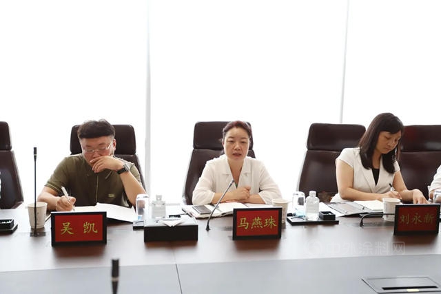 富思特走進大興(xing) 區營商服務中心參觀交流