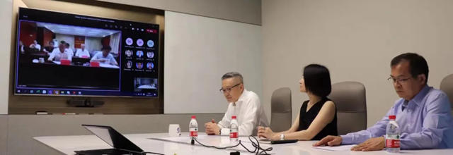 海虹老人再向馬邊彝族自治縣扶貧開發協會(hui) 定項捐贈水性環保塗料