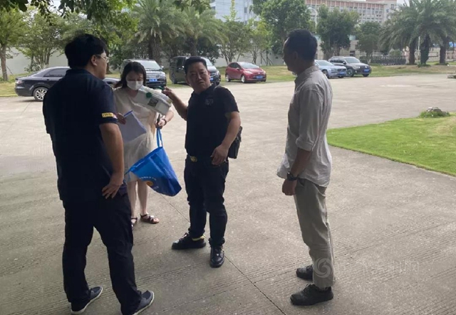 魚童行：炎炎夏日送清涼，絲(si) 絲(si) 關(guan) 愛暖人心
