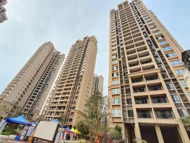 喬(qiao) 本漆：建築外牆裝飾中仿石漆顏色怎麽(me) 搭配好看？