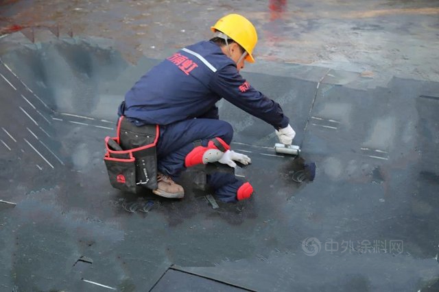 東(dong) 方雨虹70000勞務工人“周薪製”啦