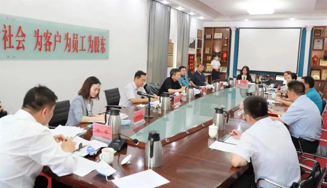 北京市順義(yi) 區委副書(shu) 記、區長龔宗元走訪調研東(dong) 方雨虹